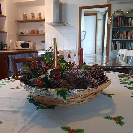 Le Gîte au Coin des Abeilles La Caillère Extérieur photo