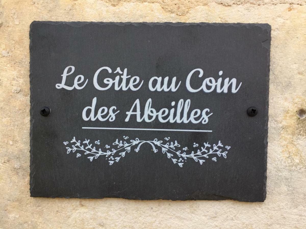 Le Gîte au Coin des Abeilles La Caillère Extérieur photo